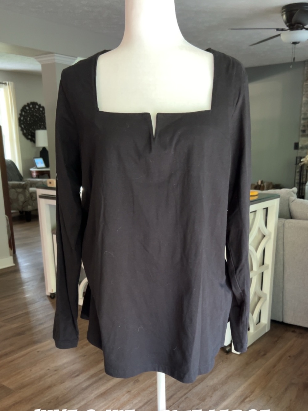 Women’s Black Long-Sleeve Square Neck Top